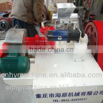 The single screw extruder of corn puff making machine