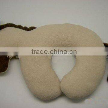 Plush animal shape pillow