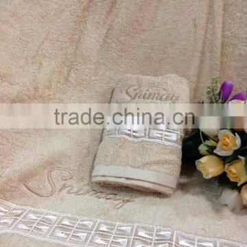 Embroidered Towel Wholesale Cute Design Pure Cotton Yarn Dyed Small Square Jacquard Face Towel photo-5
