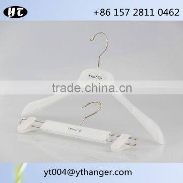 cheap plastic hanger and pants hanger with fashion style