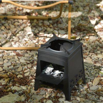 Одноцелевой пирамидальный наружный кемпинг-стул для приготовления пищи и обогрева, собранный для приготовления пищи