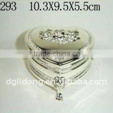 Docrative Heart Design Silver Shiny Metal Necklace Box