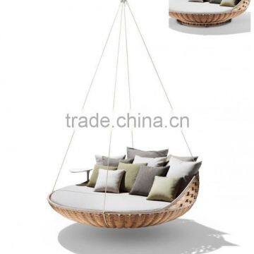 Round rattan outdoor bed swing