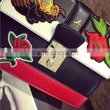 Zm50150b 2017 New Model Lady Bags Fashion Flower Embroidery Single Shoulder Bag photo-4