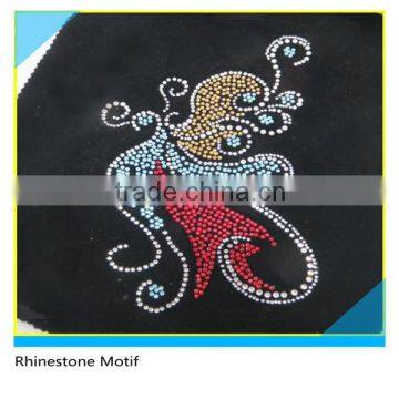 Hot Fix Crystal Motif Customize Size Glass Crystal Fashion Design For Garment