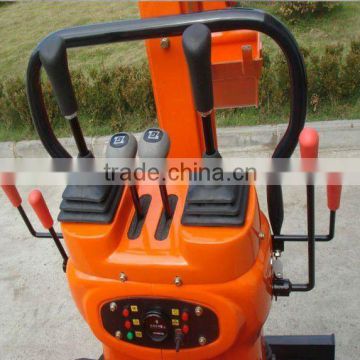 0.8ton mini hydraulic crawler excavator with Japan Yanmar engine,hammer,bucket,ROPS,rubber tracks,CE