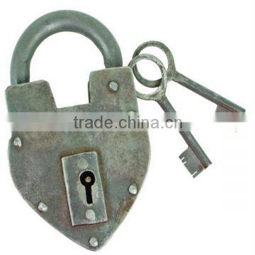 New Product Wholesale different heavy type Antique Reproduction Heart Padlock                        
                                                                                Supplier's Choice