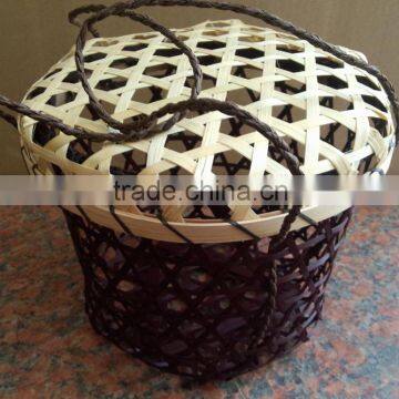 Handmade bamboo gift fruit packing basket