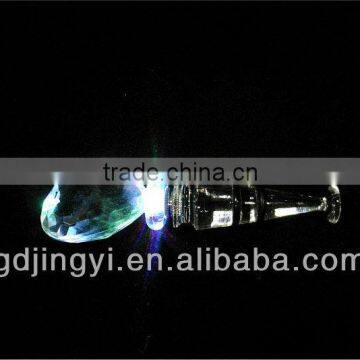 2014 Dongguan New Fanshion Acrylic Wine Stopper With Color Changing LED photo-4