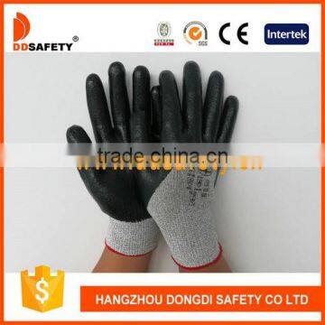 DDSAFETY High Performance Polyethylene Fibers Glass Knitted Liner Black Nitrile Fully Coated Cut Resistant Safety Gloves