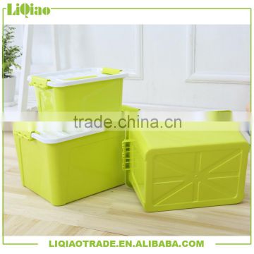 Vehicle-mounted portable plastic food storage box with large capacity