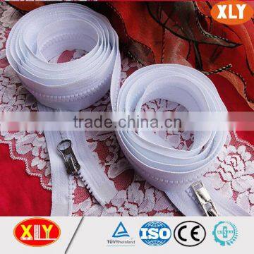 Hot Sale Wholesale Shenzhen Xly Two Slider Two Way Open End Plastic Zipper photo-6