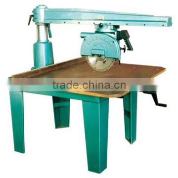 Wood cross cutting machine