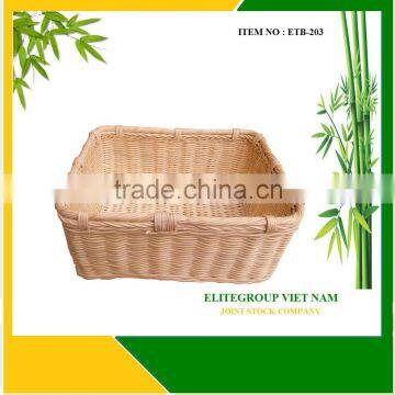 Knit a square tray for rattan basket.