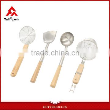 high quality stainless steel wooden handle noodle skimmer/skimmer spoon,turner, ladle