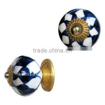 Furniture cabinet handles