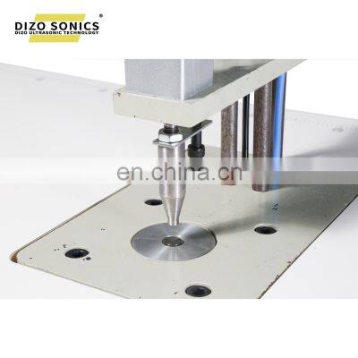Customized Digital Controlled Desktop Ultrasonic Fabric Spot Welding Machine Soldadora De Puntos photo-3