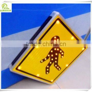 Customized solar panel integrated LED pedestrian crossing traffic light