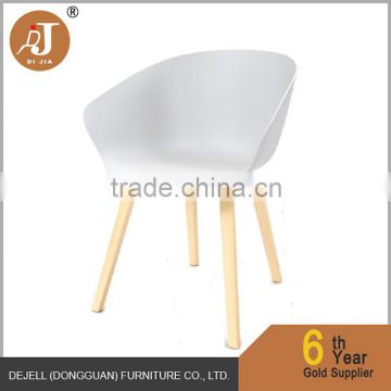 New Design Dining Room Furniture Plastic Chairs with Wooden Legs