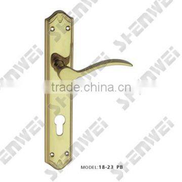 18-23 PB Classic brass door handle on plate