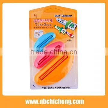 3pcs Promotional Plastic Mini Toothpaste Squeezer Dispenser photo-5