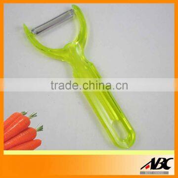 Ultra Sharp Stainless Steel Blade Vegetable Peeler photo-4