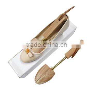 Adjustable Type Wooden Material Cedar Wood With Good Scent Single Tube Shoe Tree With String in the End photo-5