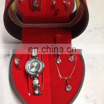 China Manufacturer Fashion Watch Set and Jewelry Sets Wholesale