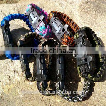 Hot Sale Hot Survival Paracord Bracelet Outdoor Scraper Whistle Flint Fire Starter Gear Kits