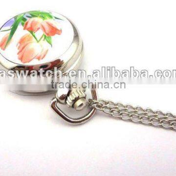 Flower pattern pocket watch with quartz movet