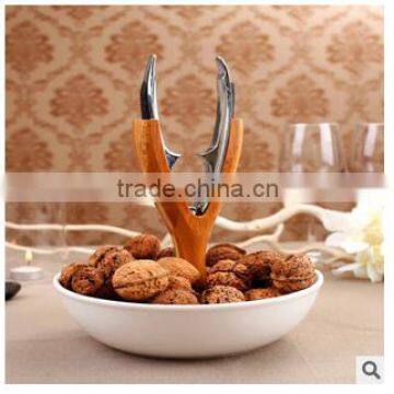 high quality nutcracker,nut cracker with ceramic plate set