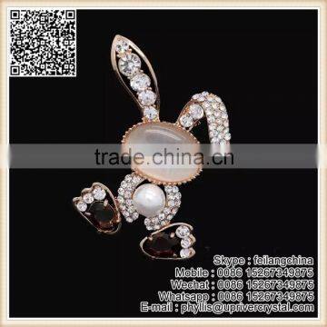 Cheap Sale New Design Style Animals Crystal Rabbit Brooch White Pearl Brooch