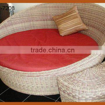 Traditional Rattan Daybed With Footstool