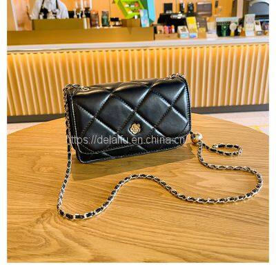 Fashion Lingge Design Golden Ball Chain Handbag Ladies Crossbody Small Square Bag photo-4