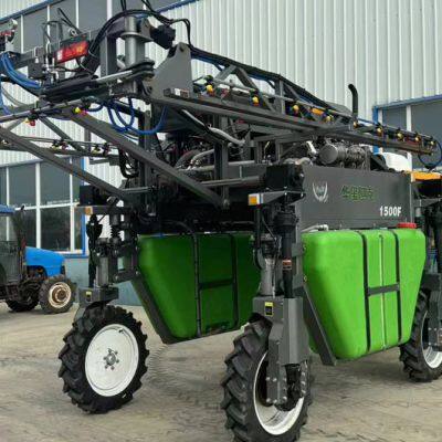 Huaxi 3WPZ-1500F Self-propelled Boom Sprayer Corn High Drive Agricultural Sprayer