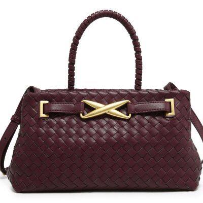 Fashion Minimalist Woven Shoulder Bag Solid Color Gold Belt Buckle Large Capacity PU Magnetic Snap Adjustable Strap for Commute photo-5