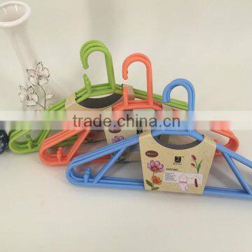 Xu Feng cheap colorful plastic hanger supermarket home use factory 1069