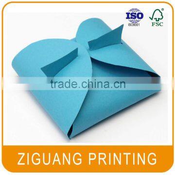 Customized foldable paper box