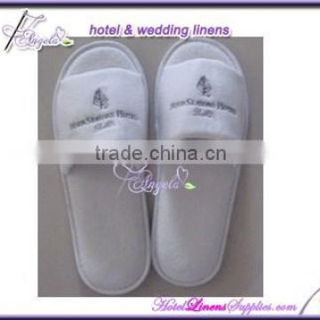 open-toe white velour women slippers, white velour ladies slippers used in luxurious hotels