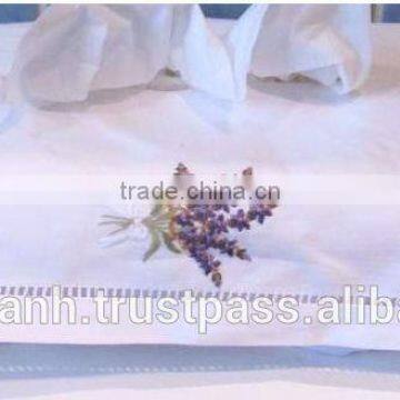 hand embroidery tissue box cover