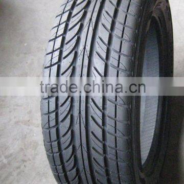 Passenger car tire 175/70R13