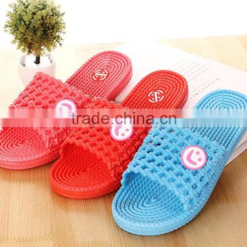 Women smile cool summer slippers Candy color anti-skid slippers Grid bathroom slippers wholesale manufacturers selling