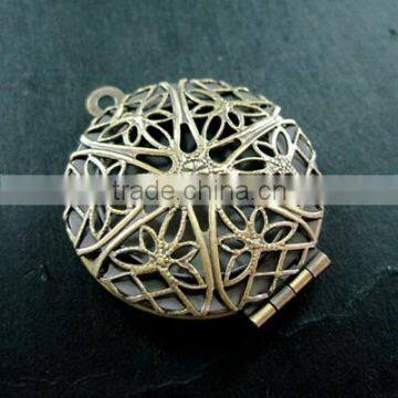 27mm Vintage Style Round Antiqued Bronze Filigree Photo Locket Pendant Charm DIY Supplies 1111002