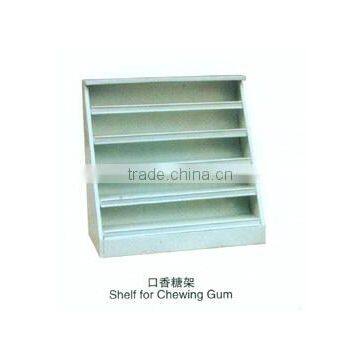 (chewing gum)supermarket shelves