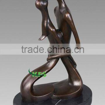 Bronze kissing abstract statue