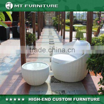 Fashion PE Rattan/Wicker White Leisure Chair and Table