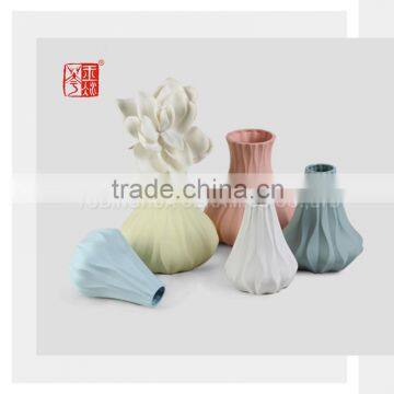 Beautiful Color Clay Ceramic Vase with Water Wave Pattern