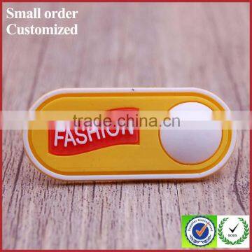 Fashion embossed silicone bag clothes rubber tags labels