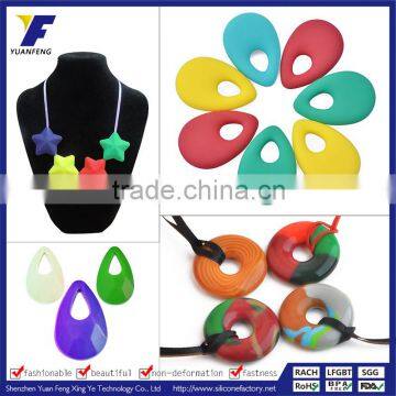 Non-toxic Food Grade Silicone Chewable Round Pendant