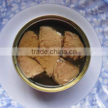 Canned tuna in brine